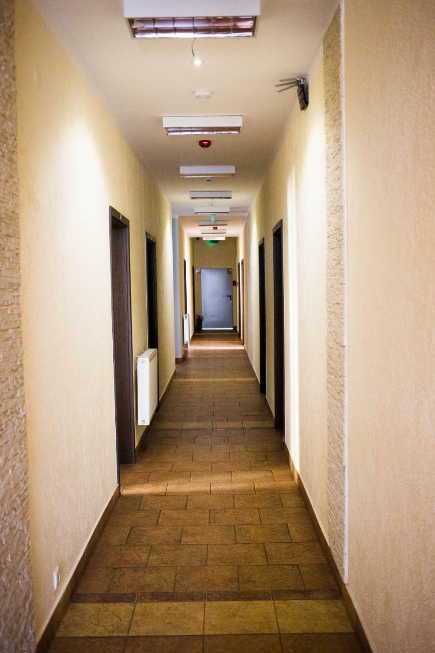 Hotelik Okecie 39 - Nocleg I Parking Blisko Lotnisko Okecie Warschau Buitenkant foto